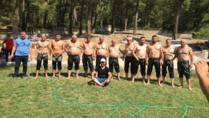 Kahvehaneden çağrı yapıldı, kıspetini giyen çayıra koştu