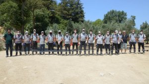 Kuşadası Belediyesi, 'Karasinekle Mücadele Timi' kurdu