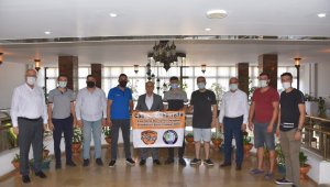 Modifiye otomobiller Salihli'de buluşuyor