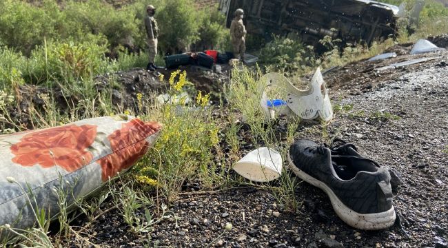 Otobüs şarampole devrildi: 1 ölü, 26 yaralı