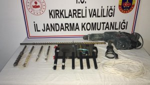 Otomobilden dinamit çıktı