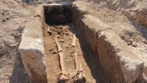 Roma çeşmesinin yanında bin yıllık iskelet bulundu