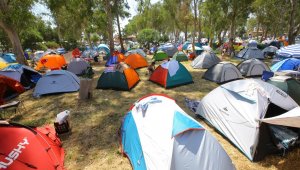 Selçuk Pamucak Sahili'nde yaz ve müzik kampı