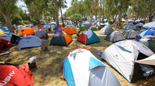 Selçuk Pamucak Sahili'nde yaz ve müzik kampı
