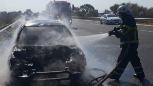 Seyir halindeyken yanan araç küle döndü