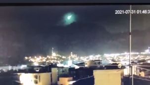 Sonunda bu da oldu! İzmir'e göktaşı düştü