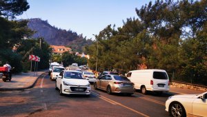 Tatilciler Marmaris'i terk ediyor