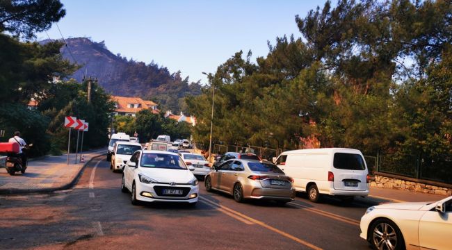 Tatilciler Marmaris'i terk ediyor