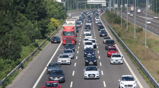 Tatilciler TEM'de yoğunluğa neden oldu