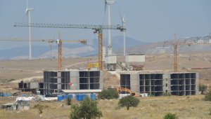 TOKİ'nin Aliağa'da 614 konutluk projesi sürüyor