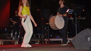 Yanan ormanlar için festivale gelenlerin sayısı kadar fidan desteği