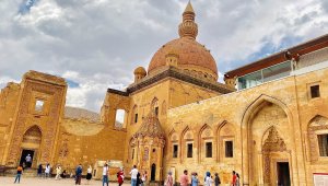 İshak Paşa Sarayı yıllara meydan okuyor