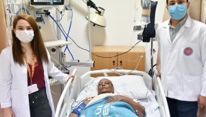 8 bin 600 kilometre uzaktan geldi, DEÜ'de şifa buldu