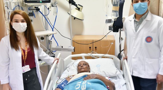 8 bin 600 kilometre uzaktan geldi, DEÜ'de şifa buldu