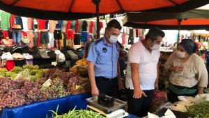 Bayraklı'da pazarcılara terazi ayarı denetimi