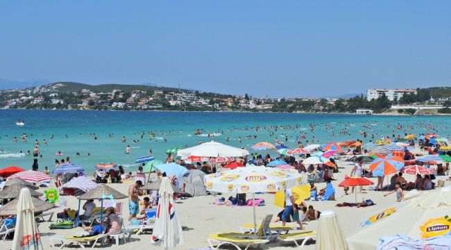 Çeşmeli turizmciler sezondan memnun