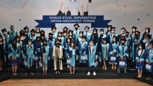 DEÜ'de ortak mezuniyet heyecanı