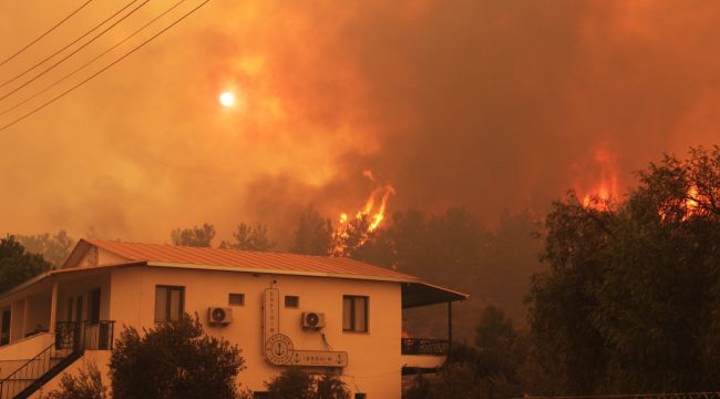 Dizi çekimlerinin yapıldığı köy alevlere teslim