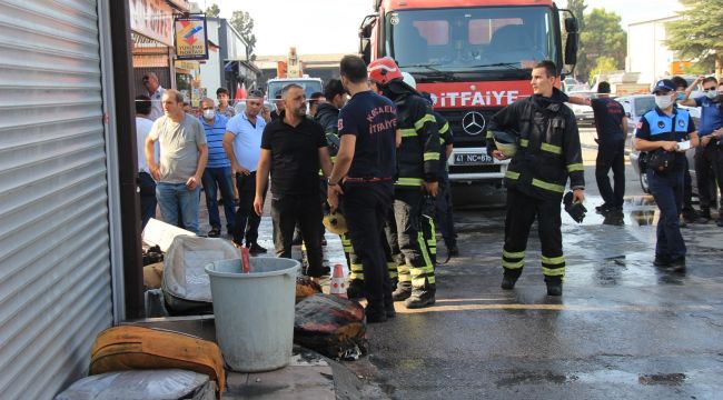 Elektrik arızası dükkanı yaktı