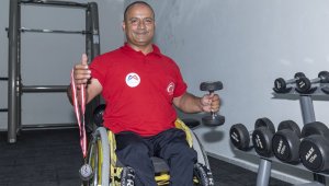 Engelli başarı; Kenan Özkan, halterde Türkiye ikincisi oldu
