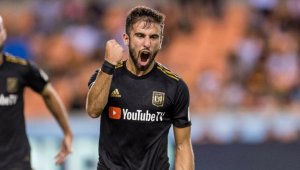 Fenerbahçe'nin yeni transferi Diego Rossi, İstanbul'a geldi.