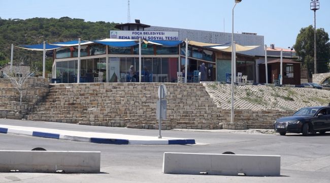 Foça'da belediyenin sosyal tesisi kaçak çıktı