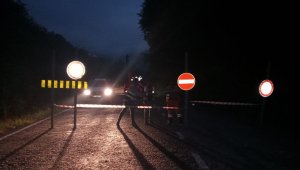 Giresun'da heyelan, köye ulaşımı kapattı 