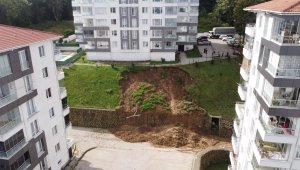 Heyelan nedeniyle 400 kişinin yaşadığı site boşaltıldı