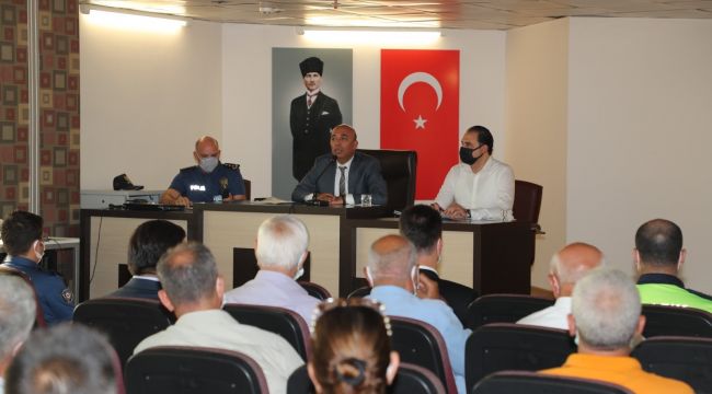 İzmir Emniyet Müdürü, 56 mahalle muhtarıyla buluştu
