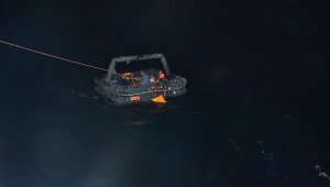 İzmir açıklarında bir grup düzensiz göçmen kurtarıldı