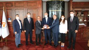 İzmir Skal Kulübü'nden 'Mahmut Özgener'e teşekkür & nezaket ziyareti 