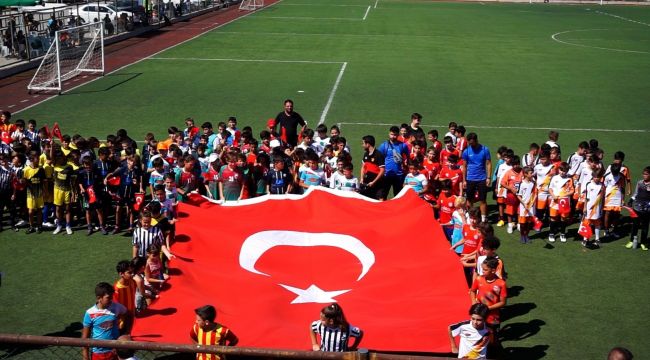 İzmir'de 10 spor kulübü, Zafer Kupası'nda mücadele etti