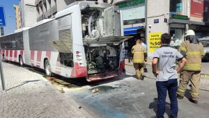 İzmir'de halk otobüsünün motorundaki patlama paniğe yol açtı