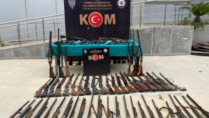 İzmir'de iş yerini silah imalathanesine çevirdi