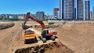 İzmir'de kentsel dönüşüm tam gaz sürüyor