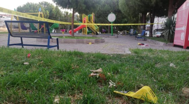 İzmir'de parkı kana buladılar: 1 ölü, 3 yaralı