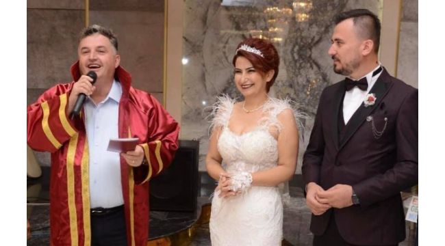 İzmirli kadın belediye başkanı evlendi