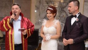 İzmirli kadın belediye başkanı evlendi