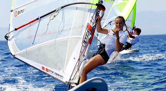 İzmirli sörfçüler yine tarih yazdı