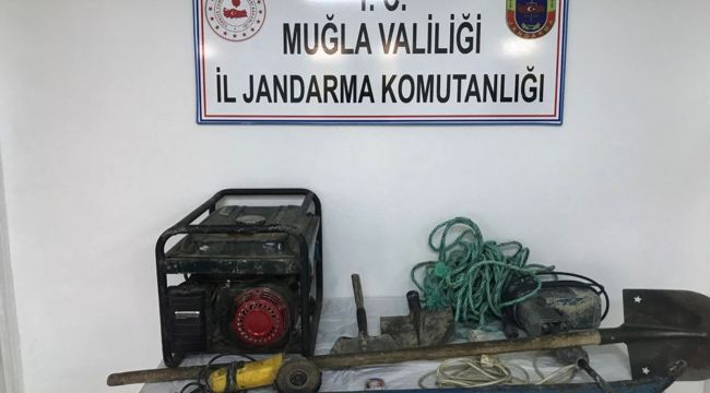 Kaçak kazı için tünel kazmışlar