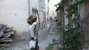 Kulüpsüz kalan okçu, sokak arasında şampiyonaya hazırlanıyor