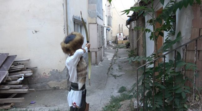 Kulüpsüz kalan okçu, sokak arasında şampiyonaya hazırlanıyor