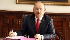 Manisa Valisi: Hastanede tedavi görenlerin yüzde 88'i aşısız