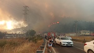 Marmaris Hisarönü tahliye ediliyor