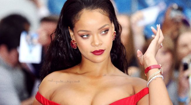 Rihanna'dan teklif var