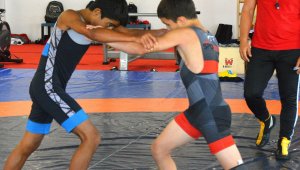 Türk güreşinin gelecekleri Aliağa'da kampta