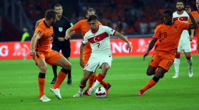 A Milliler, Hollanda'dan yarım düzine gol yedi