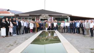 AK Parti İzmir il yönetimi Kiraz'dan mesaj verdi