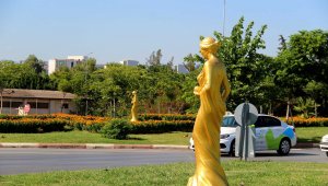 Altın Portakal Film Festivali için 58 heykel dikildi