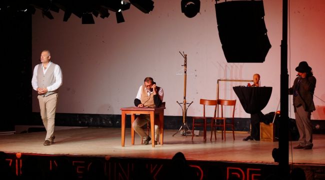 "Aziz Nesin Kabare" Yeni Foça'da sahnelendi